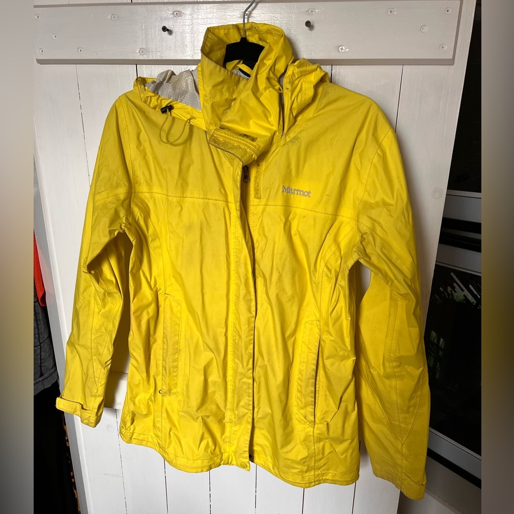 Marmot Women’s Rain Jacket Medium Yellow
